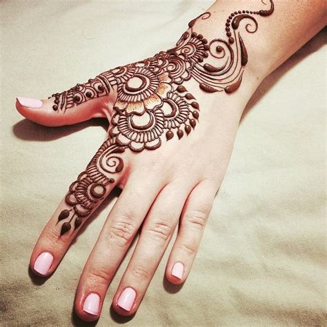 Apr 15, 2021 · Hello viewers!If you are looking for bold, beautiful and easy mehndi designs for your big day or upcoming celebrations and wedding then this YouTube mehndi v... 